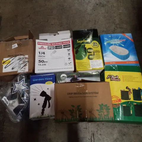 PALLET CONTAINING ASSORTED GARDEN HOSES & INFLATABLES 