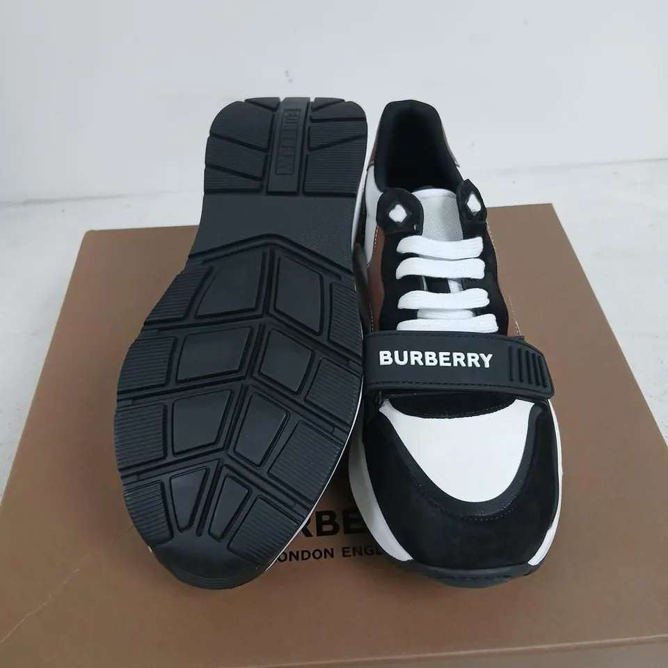 BURBERRY LOW TOP SNEAKERS – BLACK/ARCHIVE BEIGE, UK 7 (EU 41)