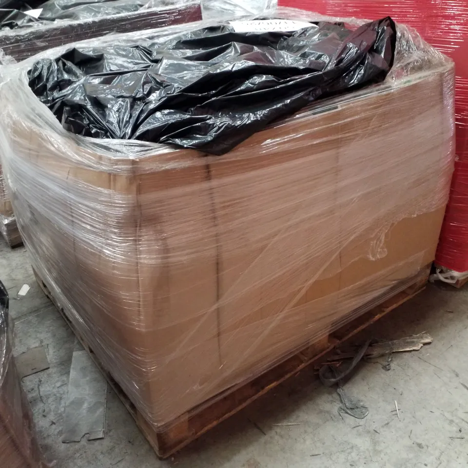 PALLET CONTAINING LARGE QUANTITY OF MIRACLE-GRO PEAT FREE HOUSEPLANT POTTING MIX