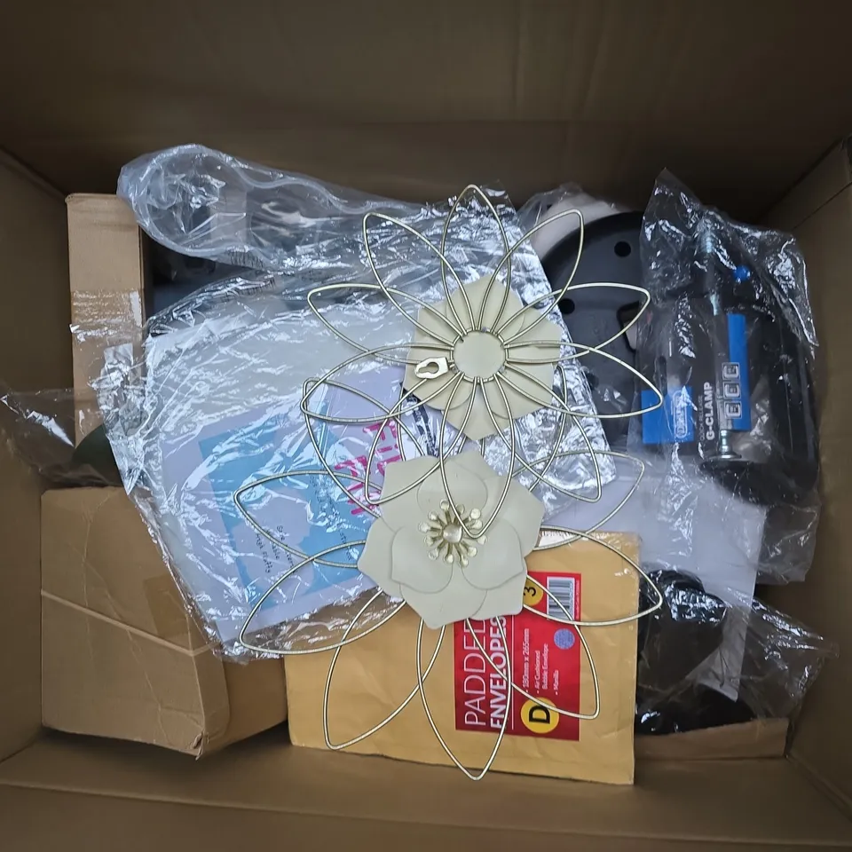 APPROXIMATELY 25 ASSORTED HOUSEHOLD PRODUCTS TO INCLUDE DRAPER G-CLAMP, PREMIUM THERMAL LABELS, BAIT SPOON, ETC - COLLECTION ONLY