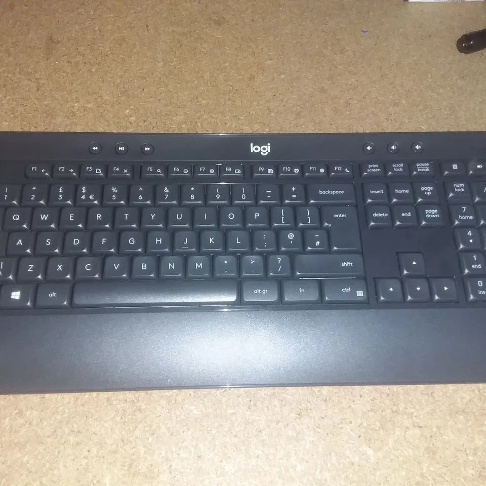 LOGITECH MK540 WIRELESS KEYBOARD