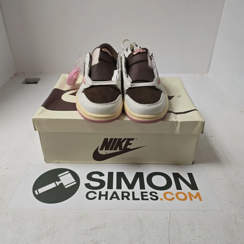 BOXED PAIR OF NIKE WOMENS AIR JORDAN 1 LOW TRAINERS TRAINERS IN BROWN/PINK/WHITE - UK 6