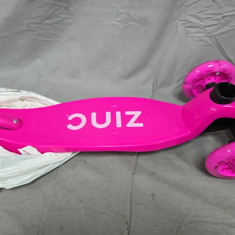 ZINC 3 WHEELED LIGHT UP STAR SCOOTER 