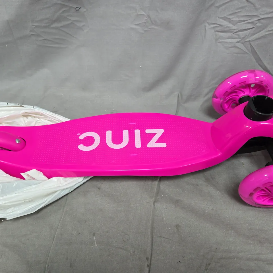 ZINC 3 WHEELED LIGHT UP STAR SCOOTER 