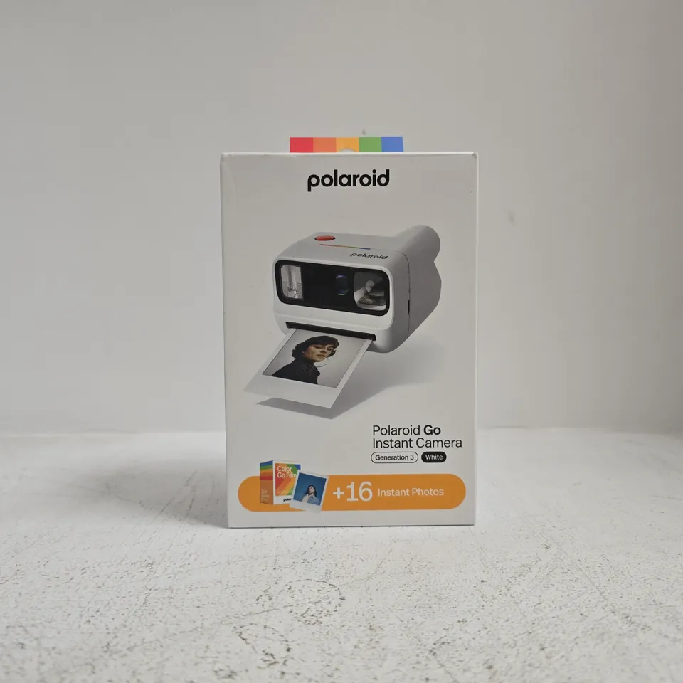 POLAROID GO INSTANT CAMERA – GENERATION 3 – WHITE – BOXED