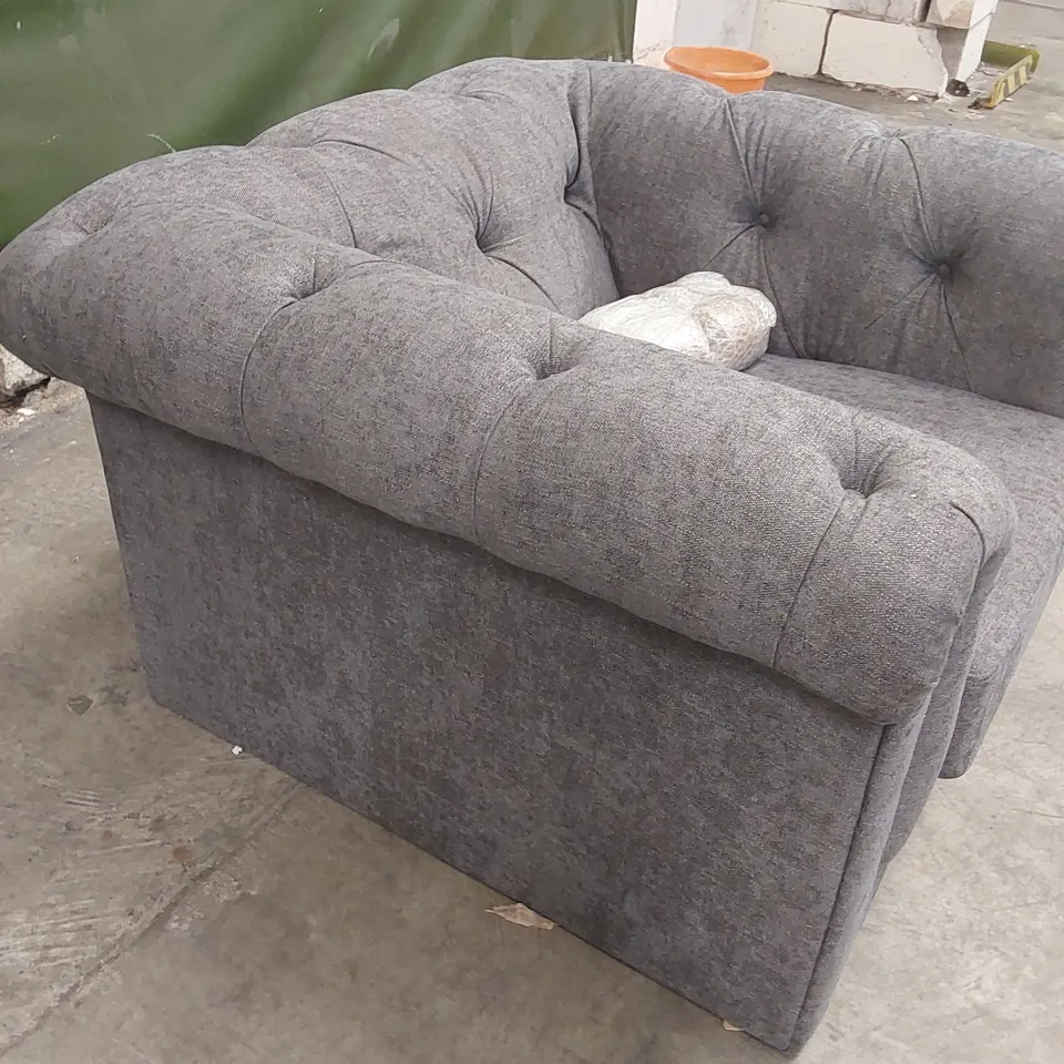 QUALITY DESIGNER FABRIC UPHOLSTERED ARMCHAIR - FEET PRESENT 