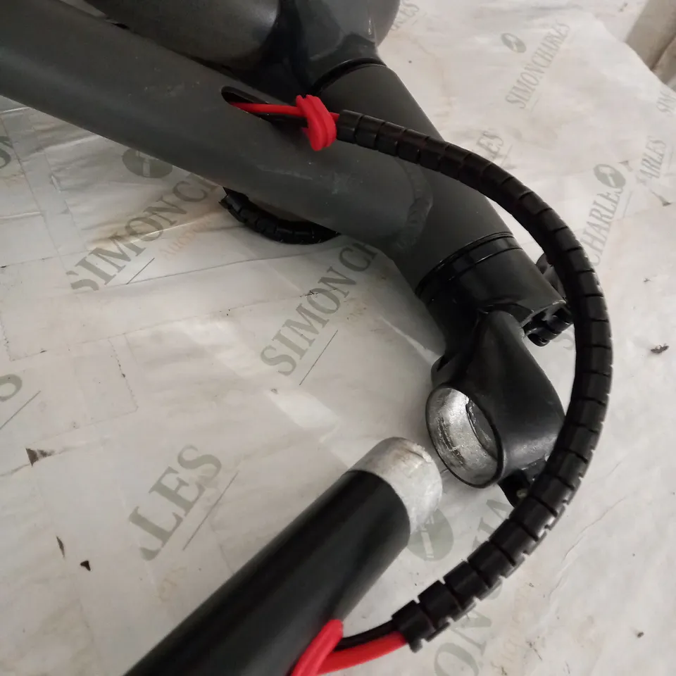 UNBRANDED FAUTLTY ELECTRIC SCOOTER (HANDLE BARS WELDING SNAPPED & REAR BREAK FAULT) 