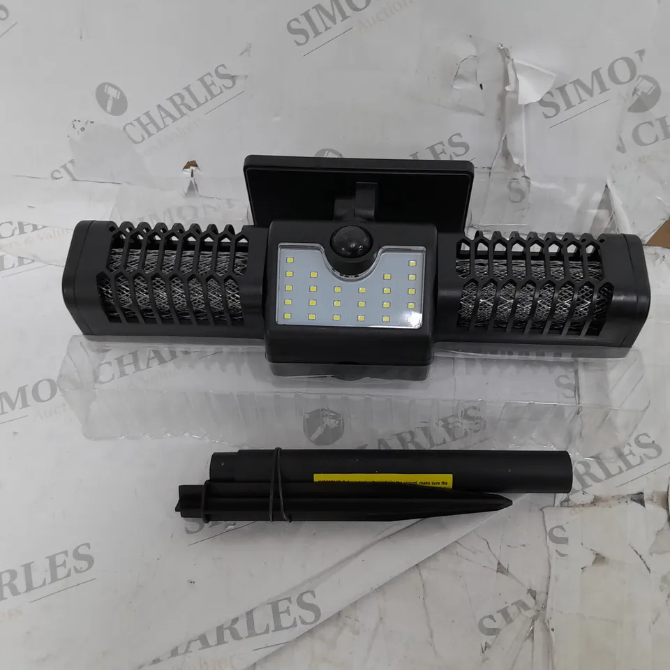 BOXED OUTLET BELL & HOWELL SOLAR ZAPPER