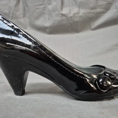 BOXED PAIR OF NEXT HEELED SHOES IN BLACK UK SIZE 5.5