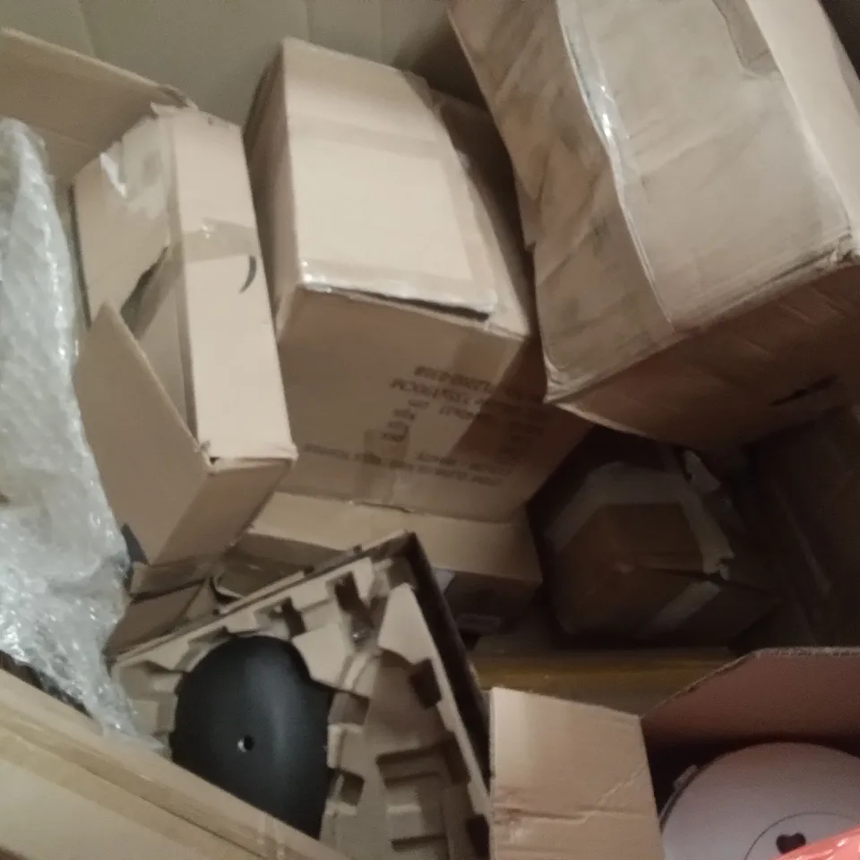 PALLET OF ASSORTED ITEMS INCLUDING MONCOOK DIGITAL AIR FRYER, PORTABLE CLOSET, MULTIFUNCTION TELESCOPIC FRAMEWORK, CROYDEX TOILET SEAT, BED RAILS FOR ELDERLY, ELEMUSE MATTRESS TOPPER 