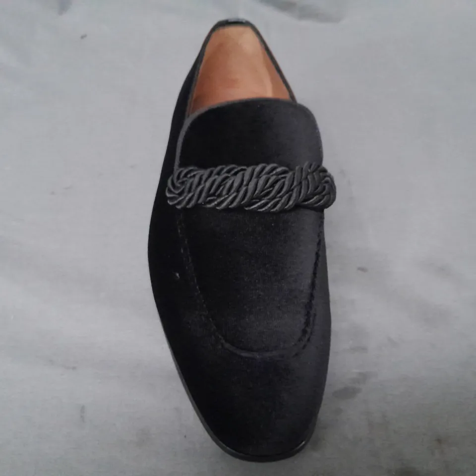 BOXED PAIR OF LÓLÚ LONDON VELVET SLIP-ON SHOES IN BLACK EU SIZE 42