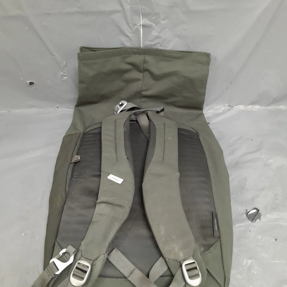 OSPREY EVERYDAY ARCANE BACKPACK 22L 16"