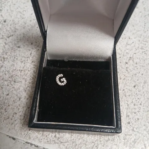 DIAMONIQUE 'G' EARRING
