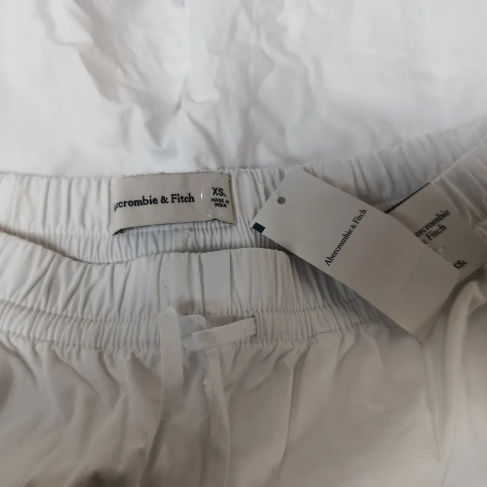 ABERCROMBIE & FITCH WHITE DRAWSTRING PANTS – XS LONG 