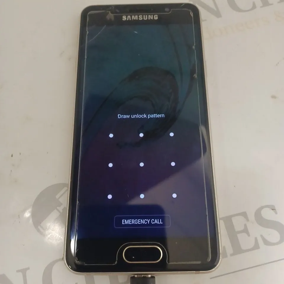 SAMSUNG GALAXY A3 MOBILE PHONE