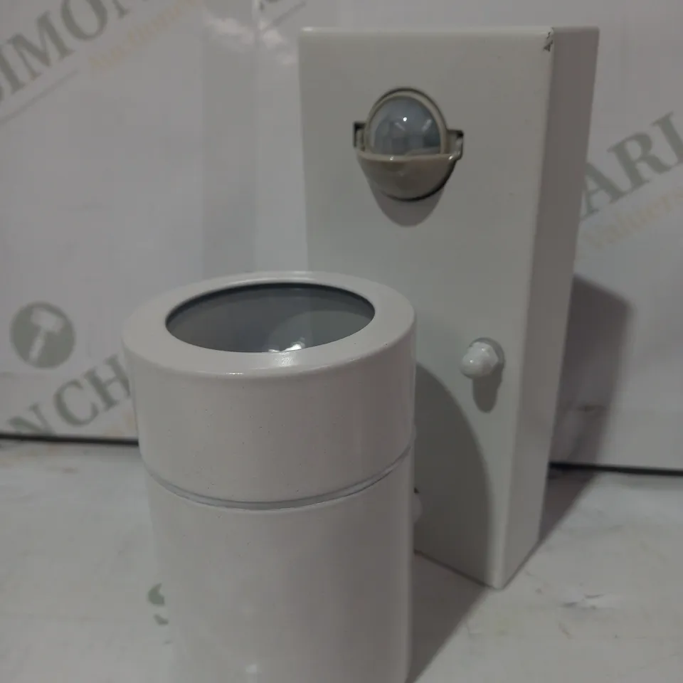 SAXBY LIGHTING PALIN AIR 1LT WALL LIGHT