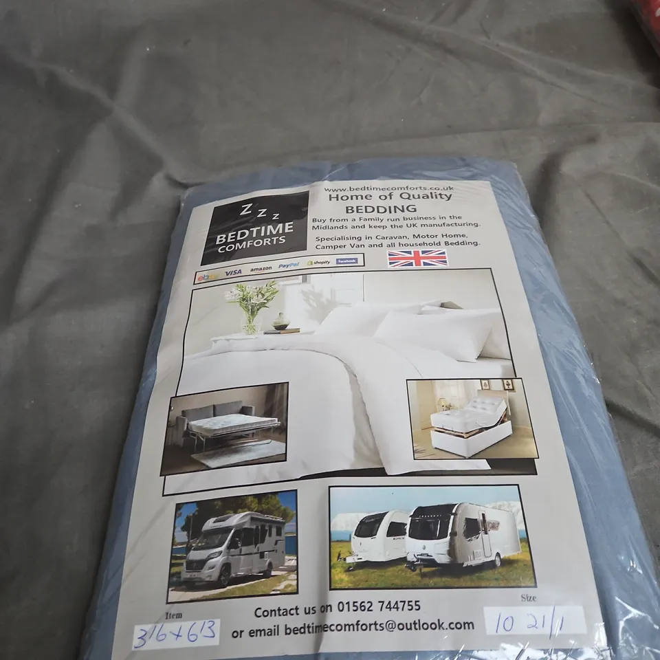 BOX OF APPROXIMATELY 12 ASSORTED HOUSEHOLD ITEMS INCLUDING CHRISTMAS WRAPPING PAPER AND BEDTIME COMFORTS BEDDING 