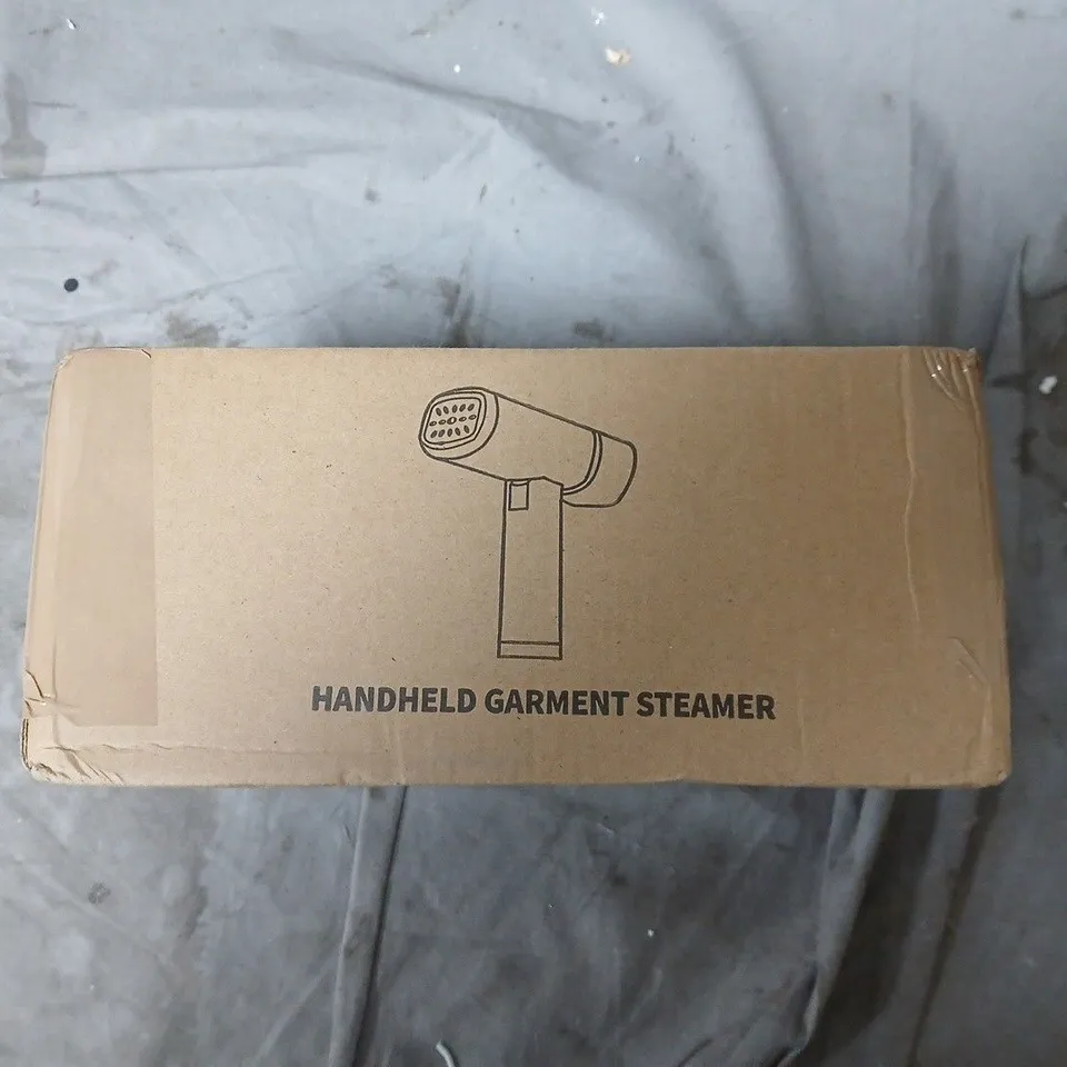 HANDHELD GARMENT STEAMER – WHITE, BOXED