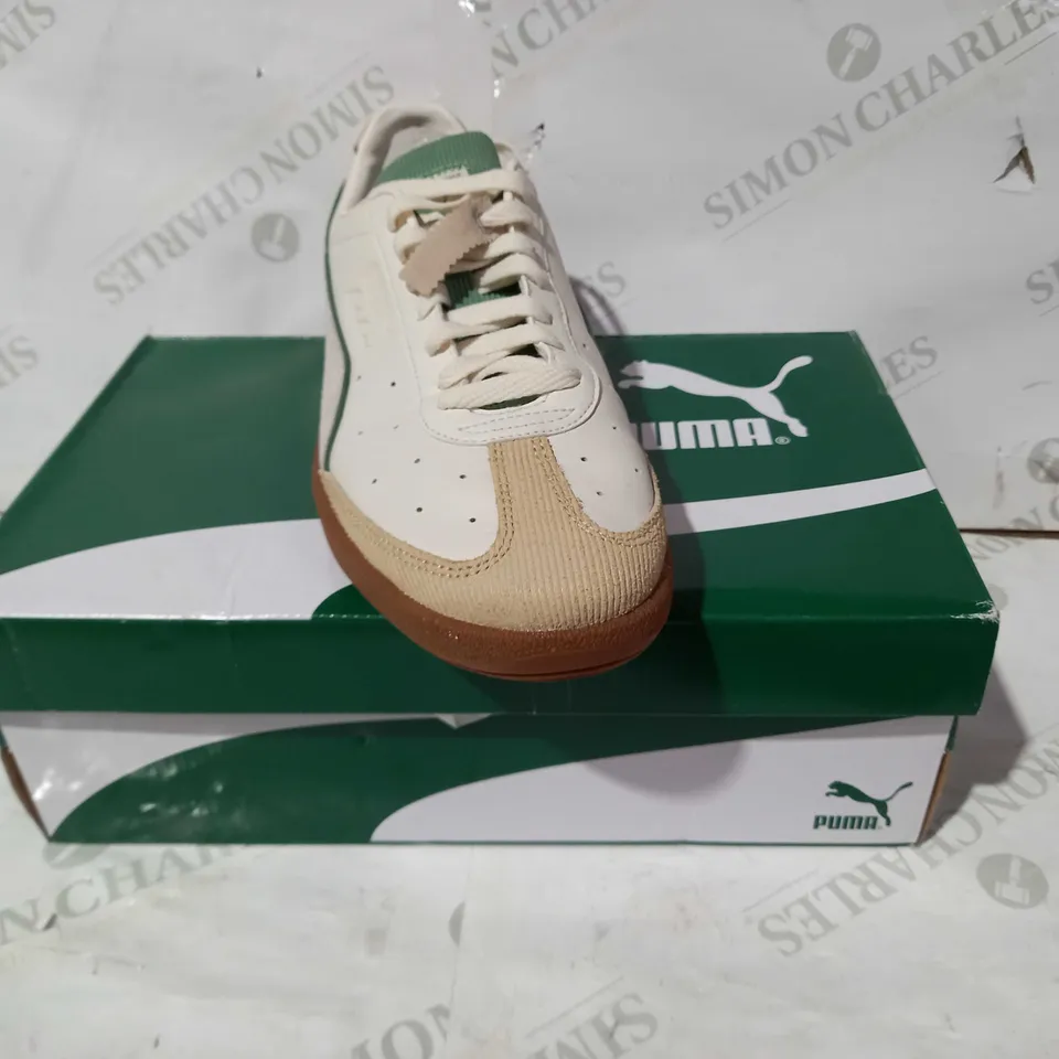 BOXED PAIR OF PUMA VLADO STENZEL PL SHOES IN CREAM/GREEN UK SIZE 11