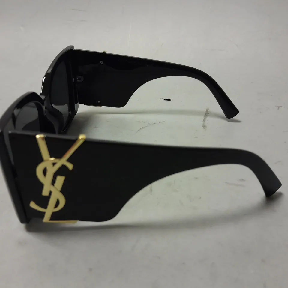 SAINT LAURENT CHUNKY FRAMED GLASSES IN CASE