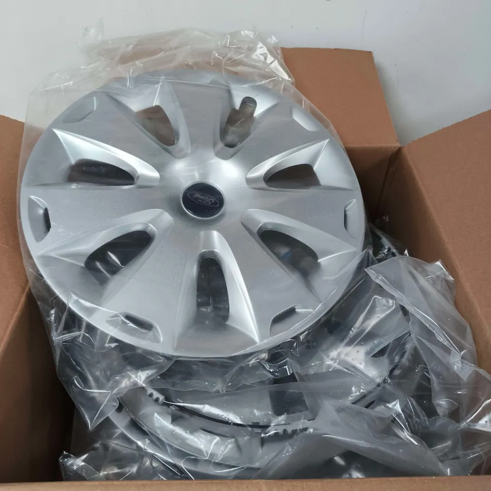 4 X FORD 1 683 454 WHEEL TRIMS 