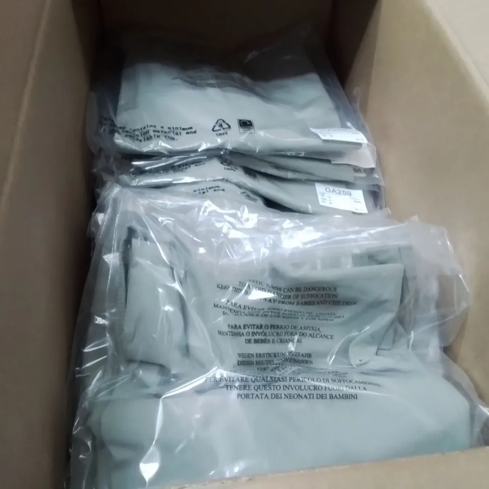 BOXED BRAND NEW APPROXIMATELY 17 SIMPLY BE RIBBED TANK TOP KHAKI SIZE 18