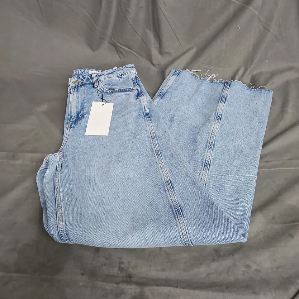 ZARA WIDE LEG JEANS IN LIGHT BLUE SIZE 10