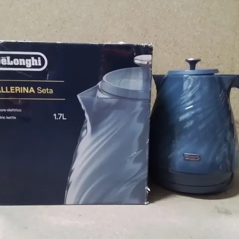 BOXED DELONGHI 1.7L KETTLE 