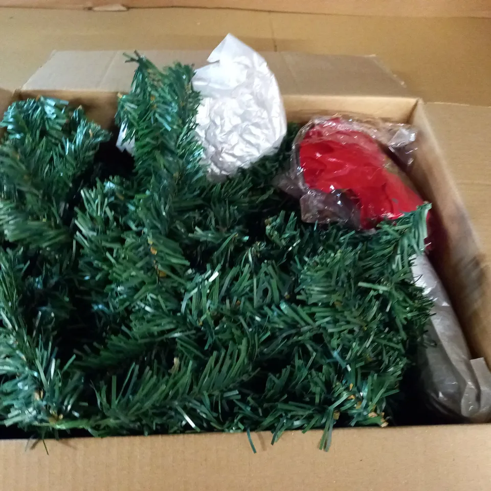 BOXED CHRISTMAS TREE WITH ACCESSORIES