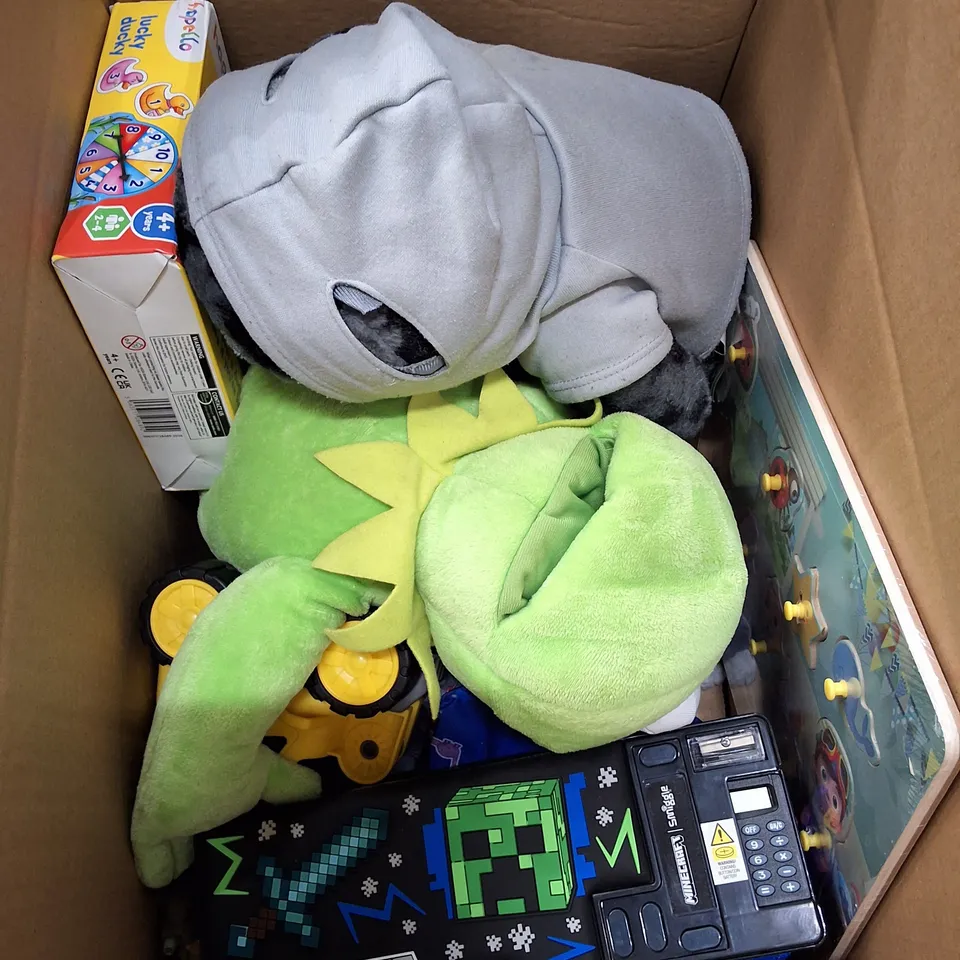 BOX CONTAINING ASSORTED PRODUCTS INCLUDING KERMIT PLUSH, MINECRAFT PENCILS CASE, HAPELLO LUCKY DUCKY GAME & COCOMELON SHAPE SORTER