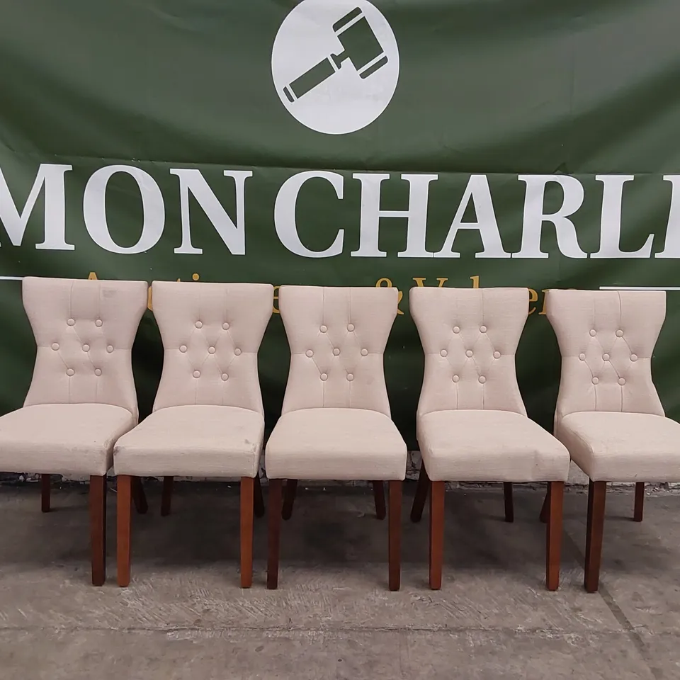 LOT OF 5X BEWLEY OATMEAL FABRIC BUTTON BACK DINING CHAIRS- DARK LEGS (5 ITEMS)