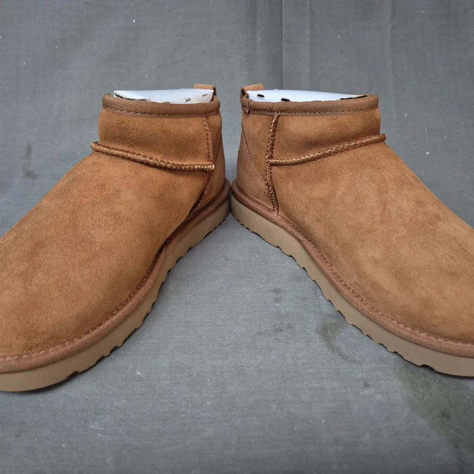 BOXED PAIR OF UGG WOMEN'S CLASSIC ULTRA MINI SHOES IN CHESTNUT UK SIZE 4