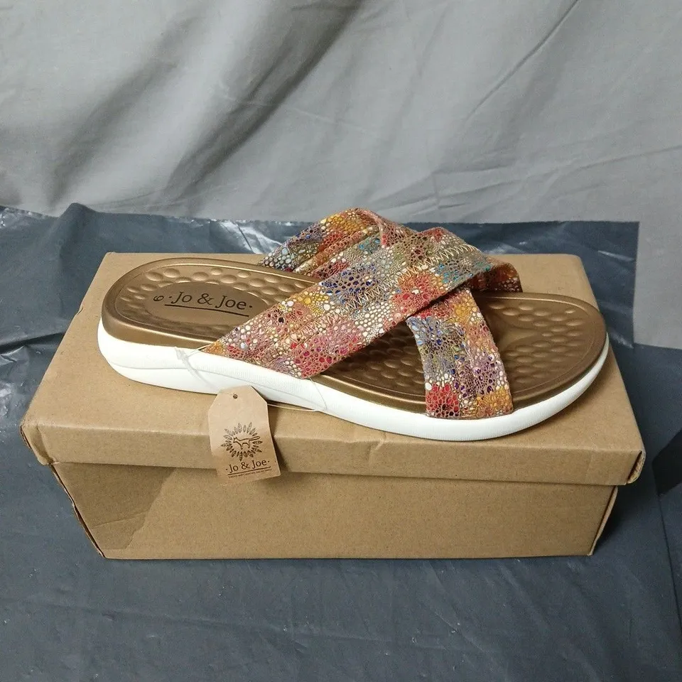 JO AND JOE SANDALS SIZE 6 BOXED