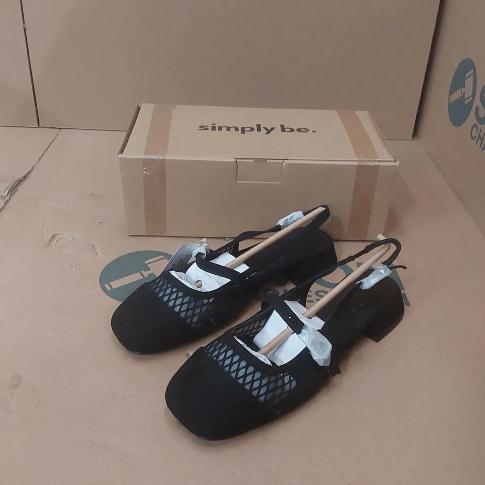BOX CONTAINING APPROXIMATELY 9x BRAND NEW SIMPLY BE JUPITER EXTRA WIDE SHOES - SIZE 5