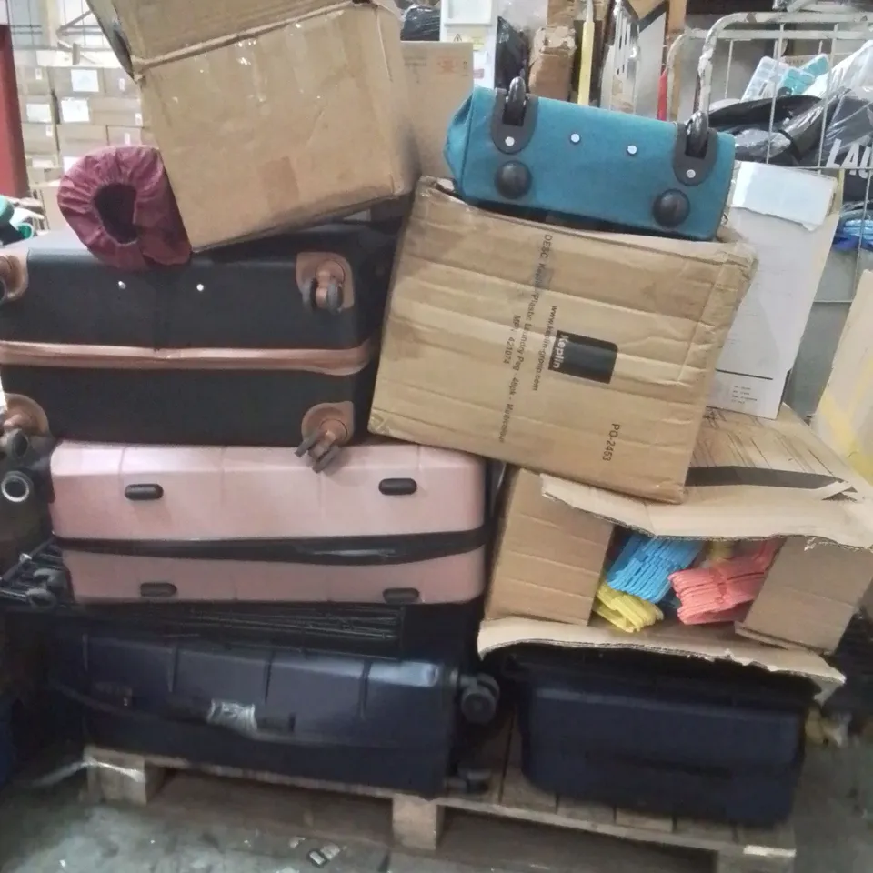 PALLET OF ASSORTED HOUSEHOLD GOODS AND PRODUCTS TO INCLUDE;SUITCASES,DOG CAGES,CAMPING CHAIR,PREMIUM LEAF BLOWER