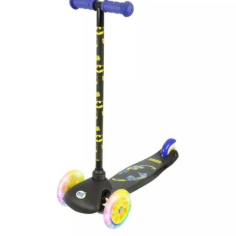 BATMAN TILT N TURN SCOOTER WITH LIGHT UP WHEELS