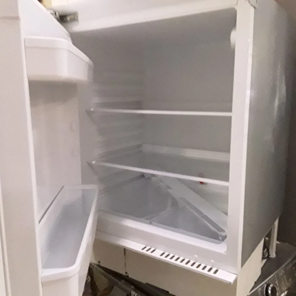 UNDER COUNTER FRIDGE 
