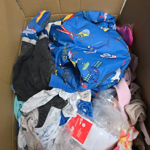 APPROXIMATELY 30 ASSORTED KIDS CLOTHING ITEMS IN VARIOUS STYLES, SIZES & COLOURS TO INCLUDE T-SHIRTS ,  ETC