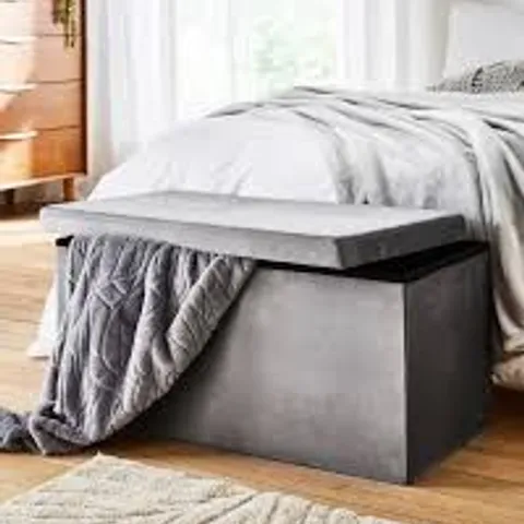 GREY VELVET STORAGE OTTOMAN DL918 84 X 42 X 8CM BOXED