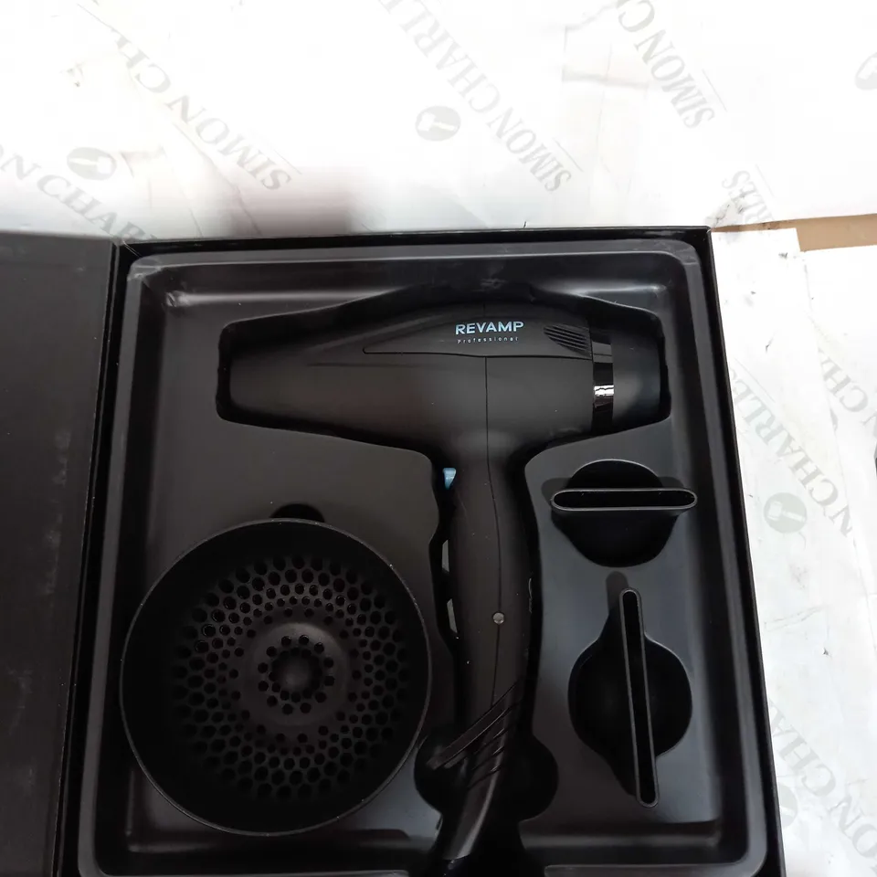 BOXED REVAMP PROGLOSS 5500 AC PROFESSIONAL 2400W DRYER