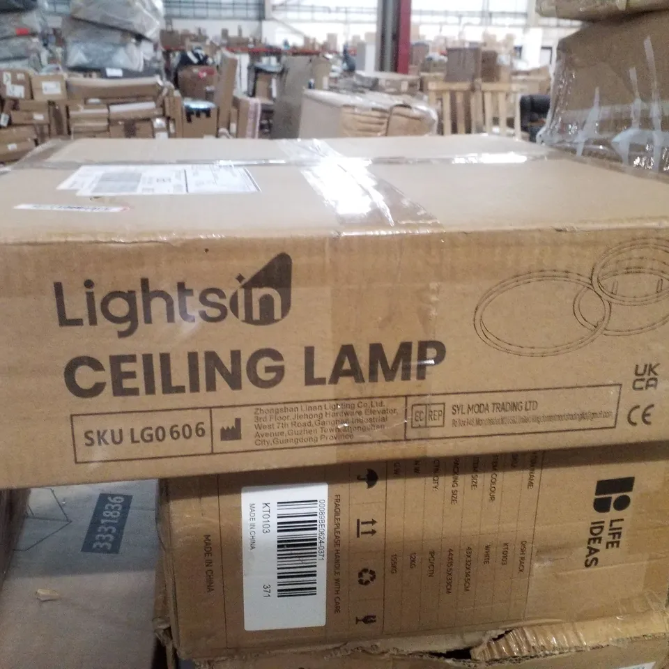 BOXED LIGHTS IN CEILING LAMP - GOLDEN