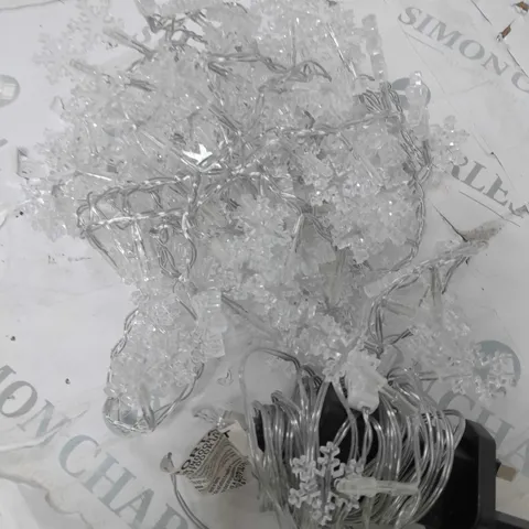 144 SNOWFLAKE LIGHTS