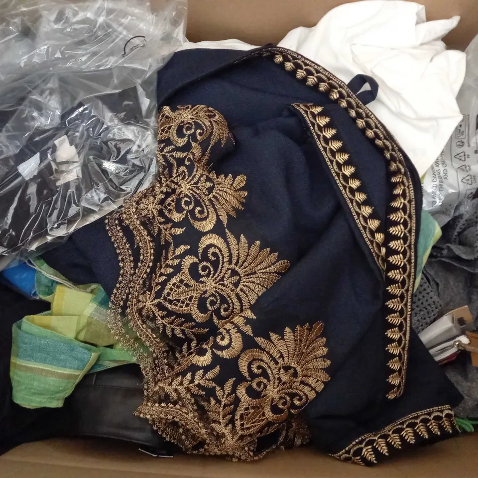 LARGE QUANTITY OF CLOTHING ITEMS TO INCLUDE , SWEATERS, JEANS, T-SHIRTS, ETC