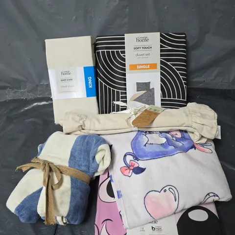 APPROXIMATELY 20 ASSORTED HOMEWARE ITEMS TO INCLUDE SOFT TOUCH SINGLE DUVET SET, EASY CARE FITTED SHEET KING, STACEY SOLOMON PLACEMATS, ETC