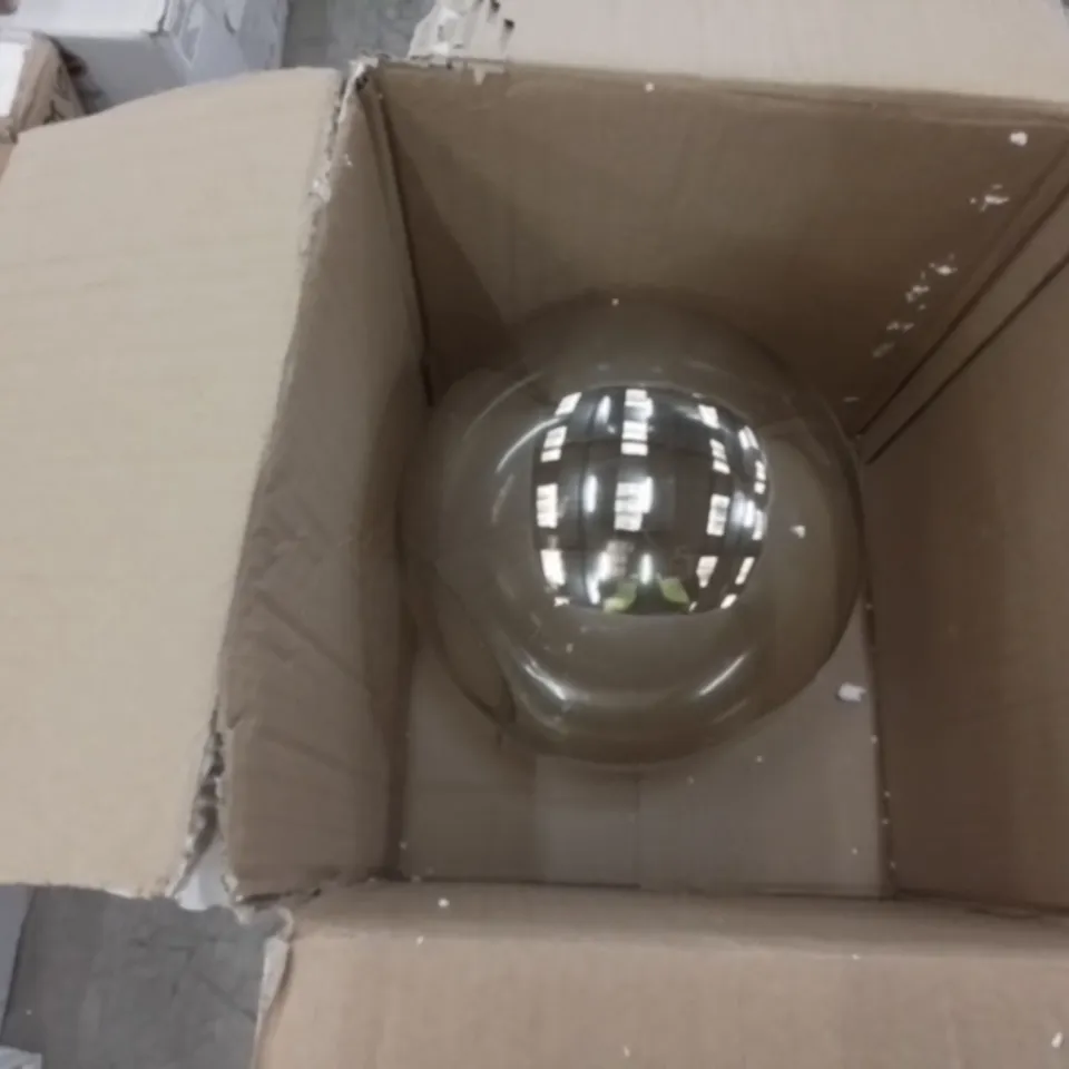 BOXED GLASS LAMP SHADE (1 BOX)