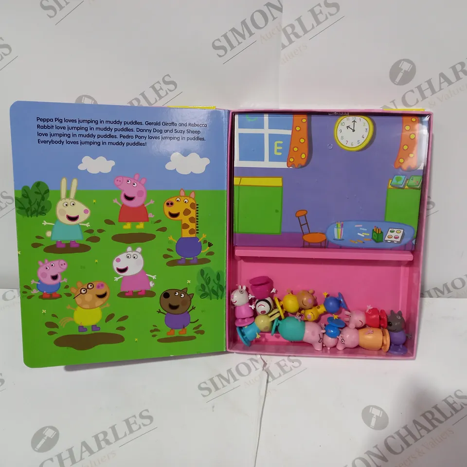 APPROXIMATELY 5 BRAND NEW PEPPA PIG MY BUSY BOOKS INCLUDING PLAYMAT AND FIGURES