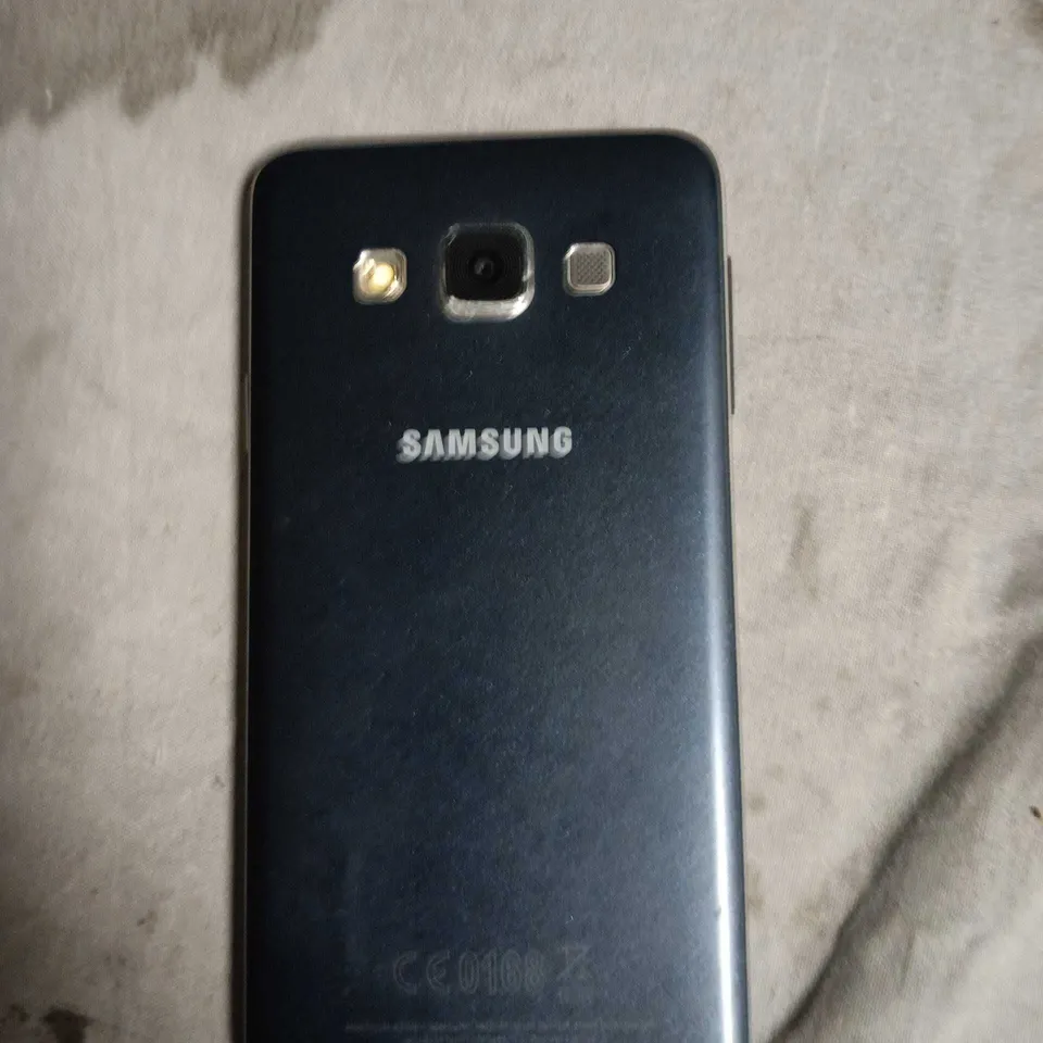 SAMSUNG GALAXY A3 - SM-A300FU
