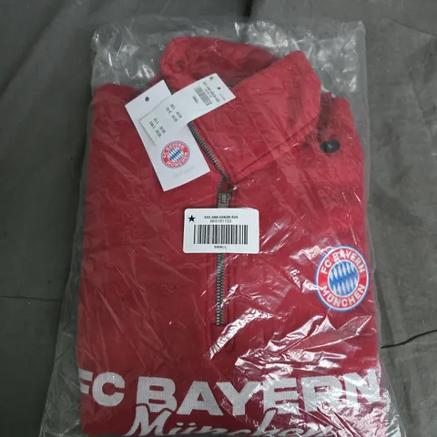 BAGGED HOLLISTER FC BAYERN MUNCHEN QUARTER ZIP IN RED - SMALL