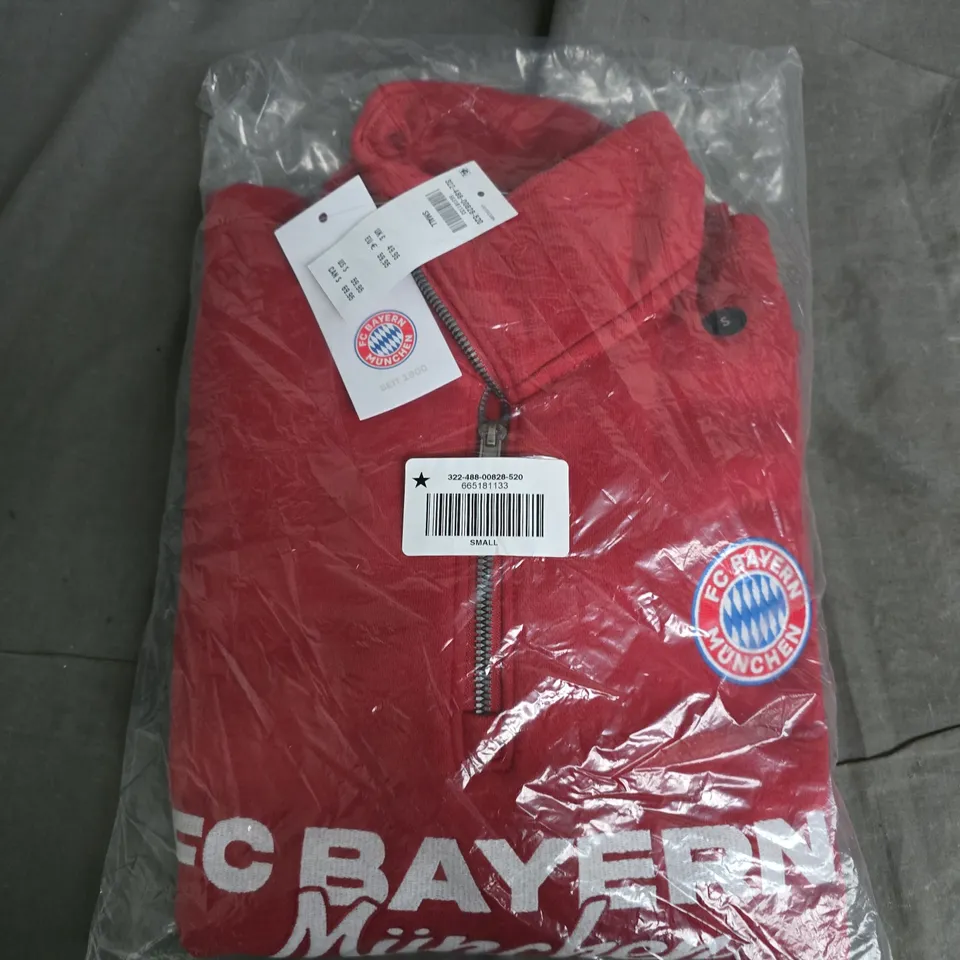 BAGGED HOLLISTER FC BAYERN MUNCHEN QUARTER ZIP IN RED - SMALL