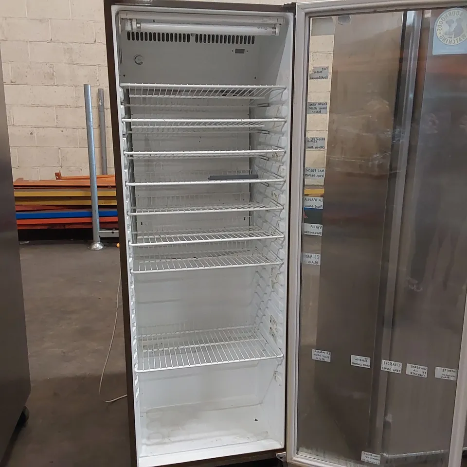 GRAM KG400 COMMERCIAL DRINKS REFRIGERATOR 